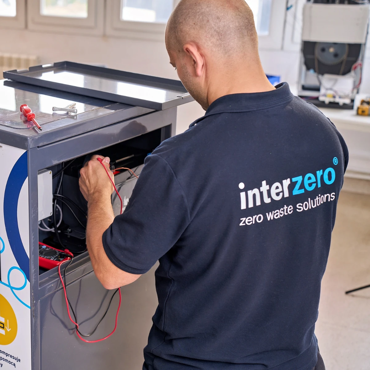 Ugradnja Interzero PEL kompaktora za otpad, Interzero, 2026